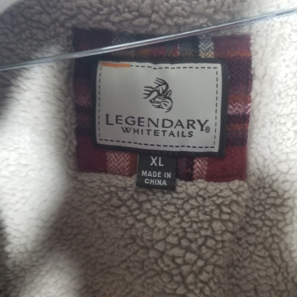 Legendary Whitetails Plaid Jacket with Hood - Picture 2 of 3